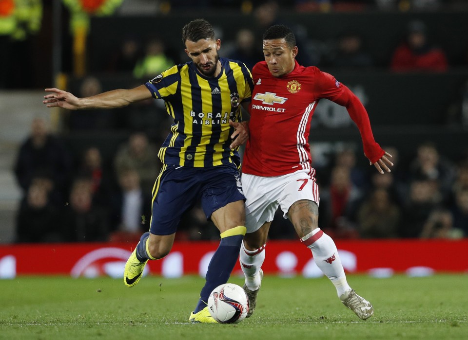  Depay has been left out of the squad to face Fenerbahce this evening