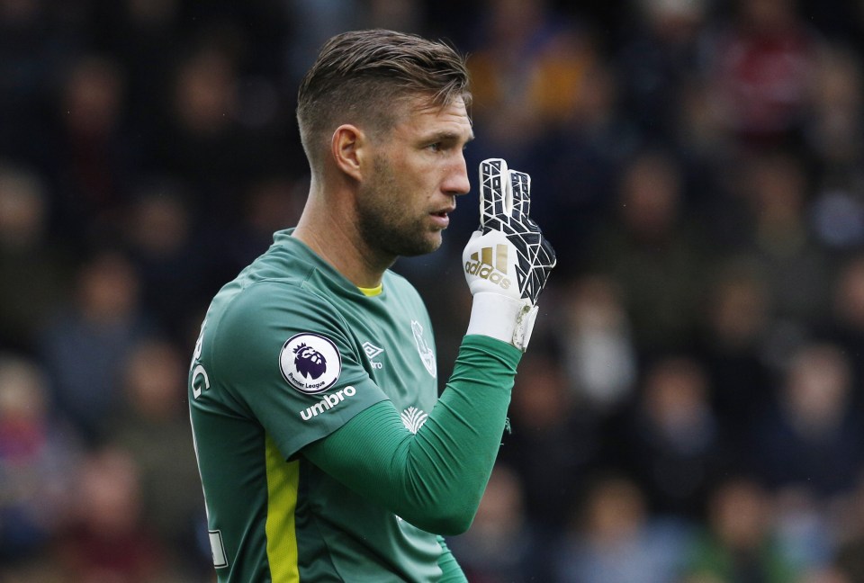  Maarten Stekelenburg is set to miss out again