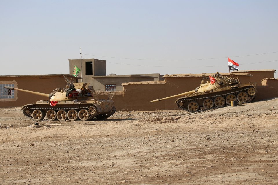  Tanks of the Shia Popular Mobilisation Forces (PMF) approach south west of Mosul