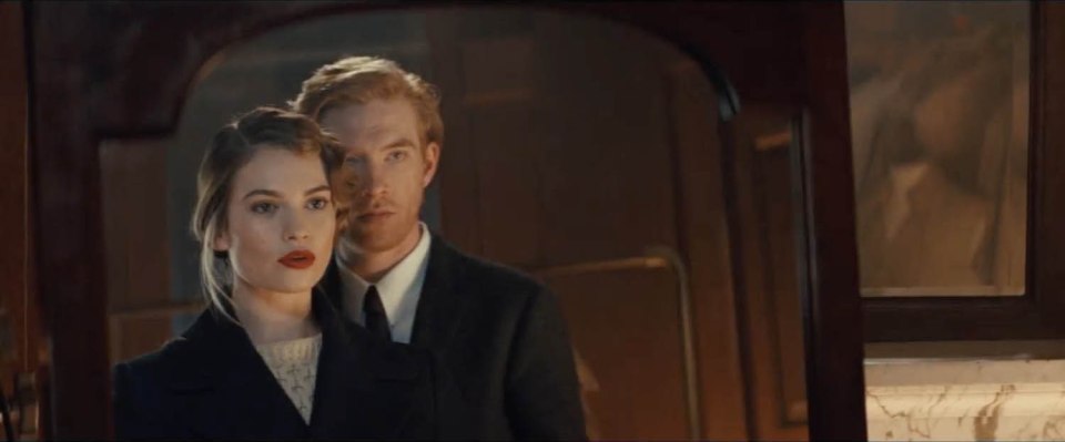 The two leading characters are played by Domhnall Green and Sienna Miller