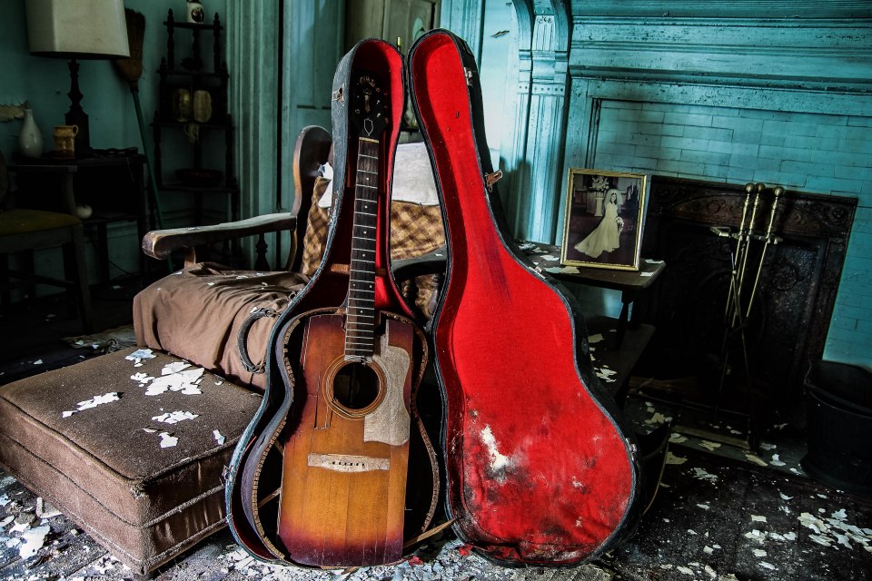 A Guild acoustic guitar has been left behind 