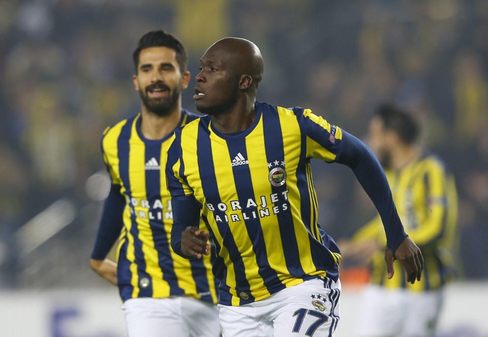  Moussa Sow scores a blinder against Manchester United