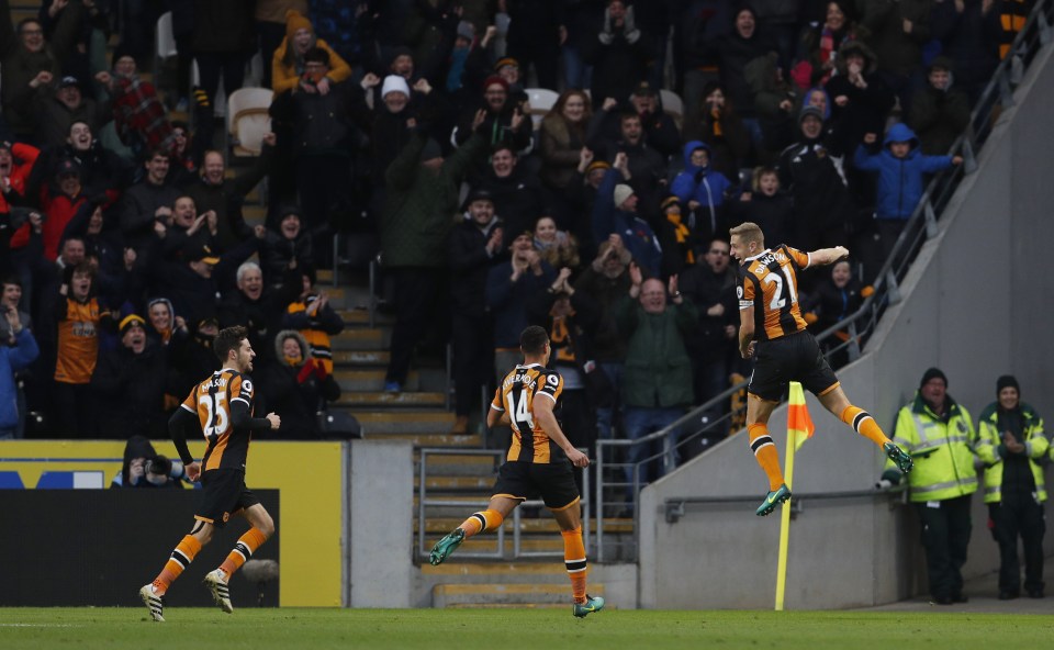  Michael Dawson gave Hull the lead two minutes after Snodgrass' goal