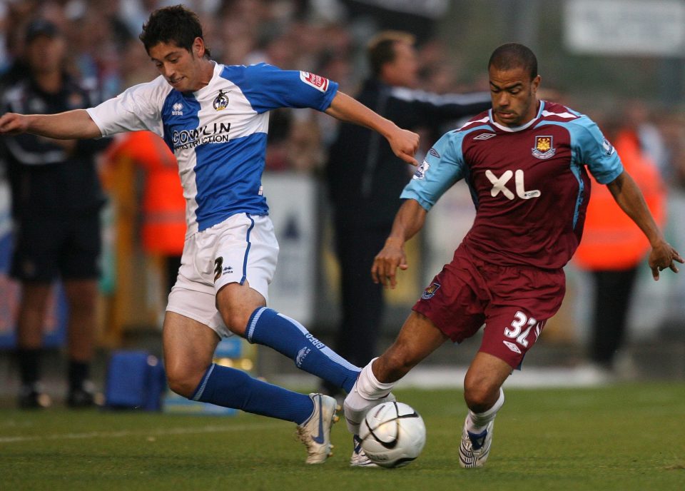 Kieron Dyer's leg buckles in a League Cup clash in 2007