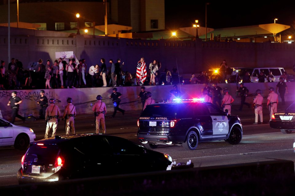  Road rage... Demonstrators take over the Hollywood 101 Freeway