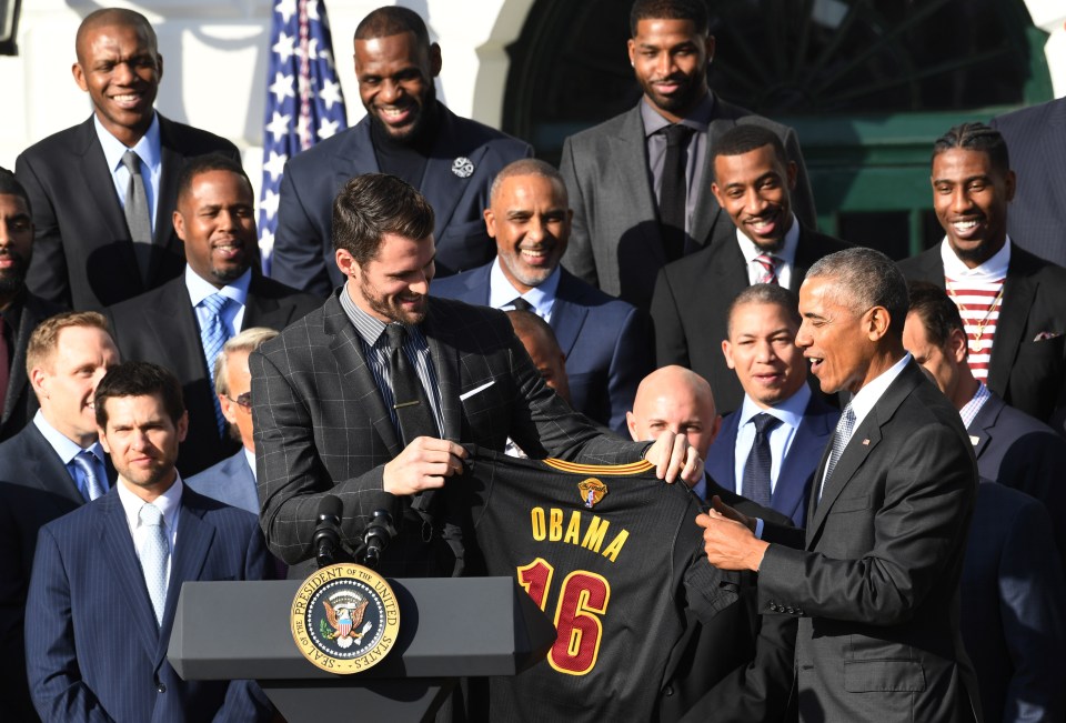 The Cleveland Cavaliers visited the White House - and pulled off an epic Mannequin Challenge