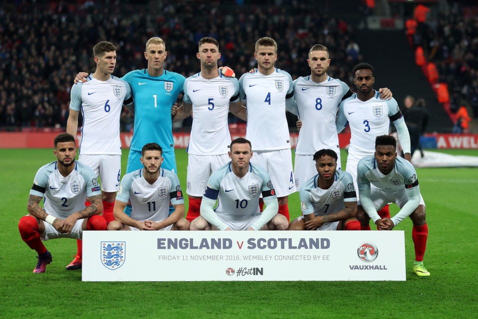  England aces sport poppy armband before Scotland game