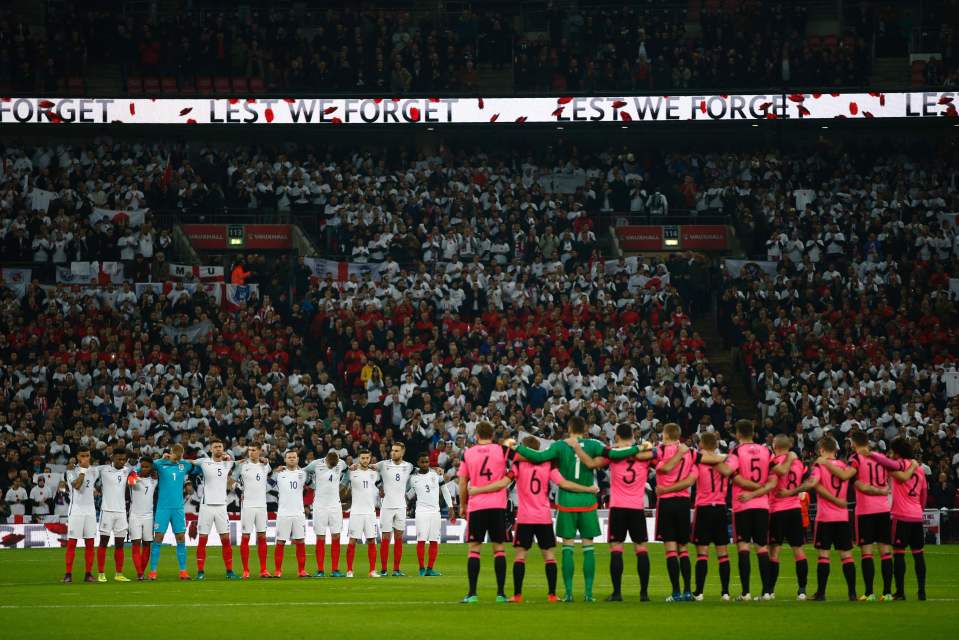 England and Scotland paid tribute to fallen war heroes before their clash at Wembley