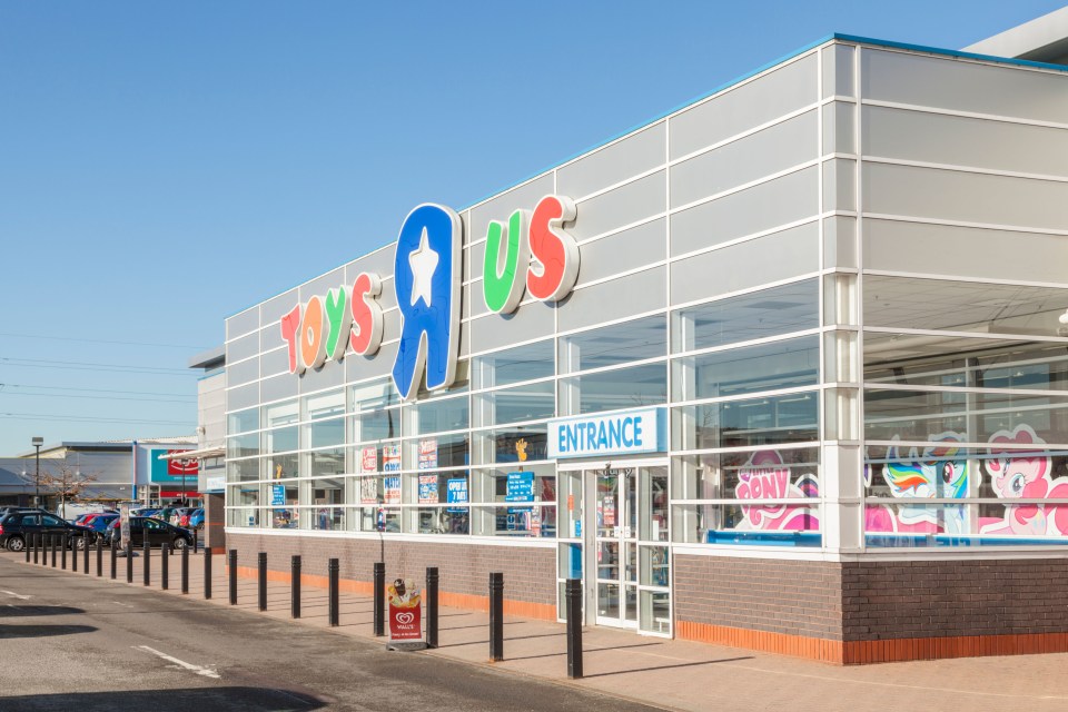 You can save on delivery costs at Toys R Us by opting fro the Click and Collection option