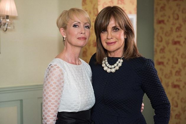  Linda as Tabby with her on-screen daughter, Marnie, played by Lysette Anthony