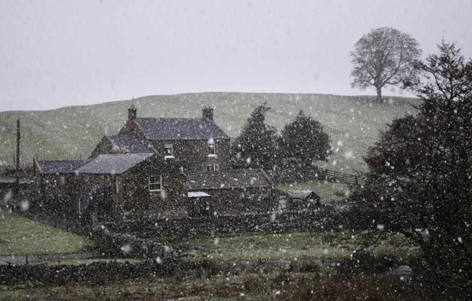  Snow begins to set in Holwick, Middleton-in-Teesdale, Co Durham