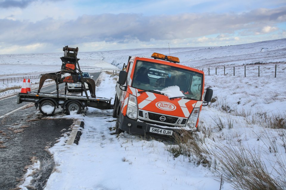 The A57 Snake Pass in Derbyshire has been shut today after heavy snow caused traffic chaos today 