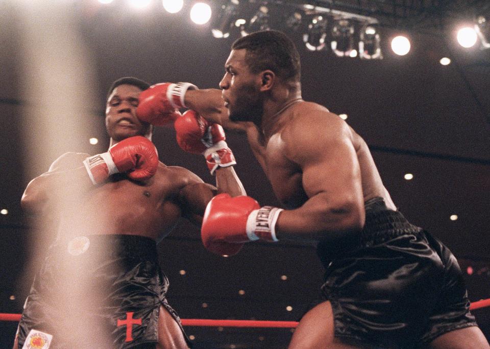 Mike Tyson hammers Trevor Berbick in 1986