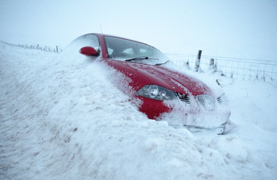 Cars stranded in snow nenthead