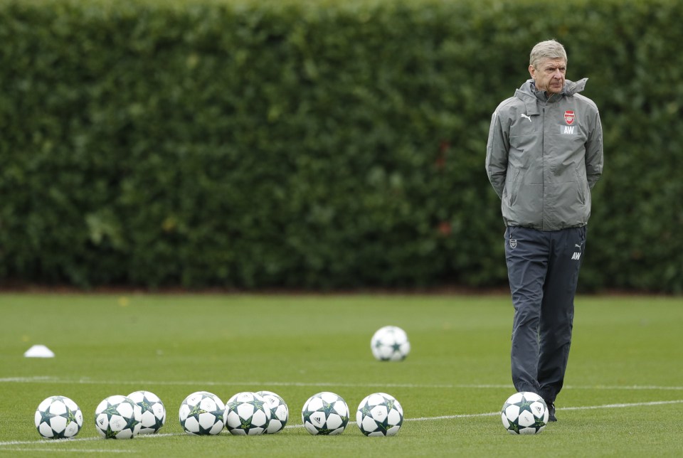 Arsenal manager Arsene Wenger during training