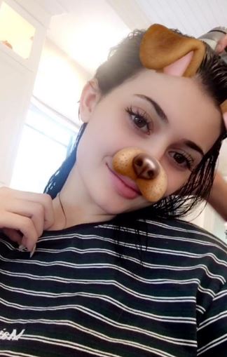  Kylie Jenner has gone back to her brown hair