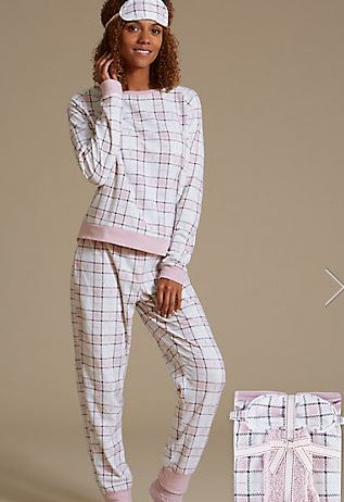 M&S are slashing prices in the lingerie department with this PJ set for just £