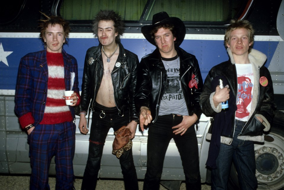 Photo of Steve JONES and SEX PISTOLS and Johnny ROTTEN and Sid VICIOUS