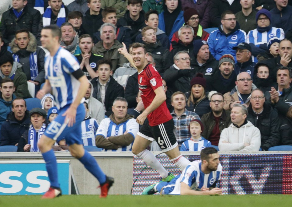  Fulham's Kevin McDonald celebrates putting his side ahead