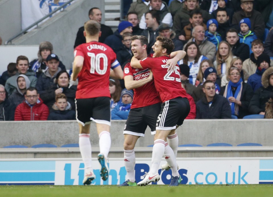  Fulham celebrate going 1-0 up