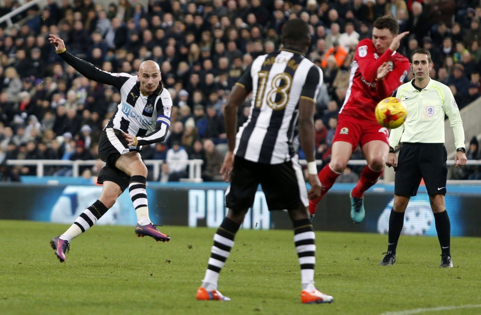 Jonjo Shelvey of Newcastle United has a shot on a frustrating afternoon at St James Park