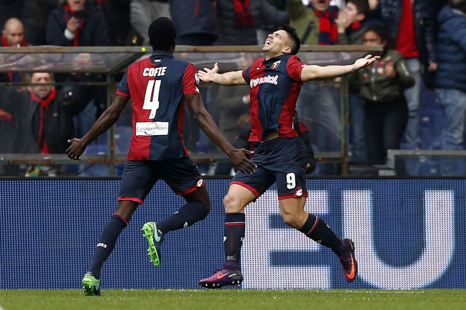  Diego Simeone celebrates with his team-mates after blitzing Juventus in first half