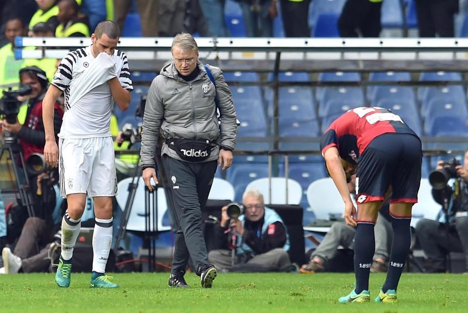  Leonardo Bonucci had to be replaced on 33 minutes after a hamstring injury