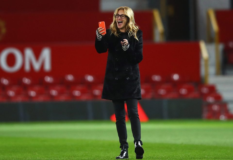  Hollywood pass ... Julia Roberts made a surprise appearance at Old Trafford as she watched the Red Devils' draw with the Hammers