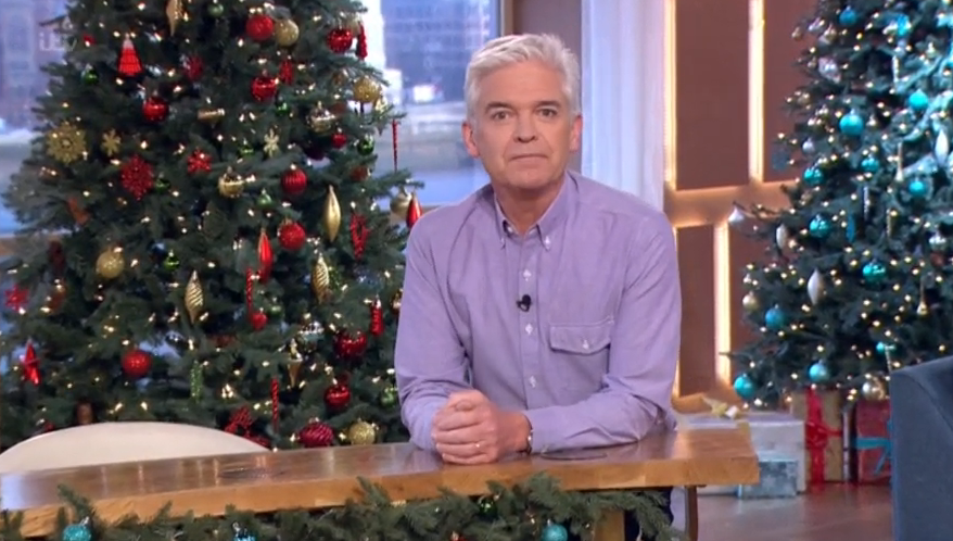  Holly's co-star Phillip Schofield hosted the show alone