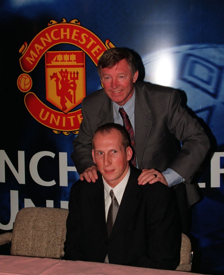 Stam with Fergie after signing in a £12million deal