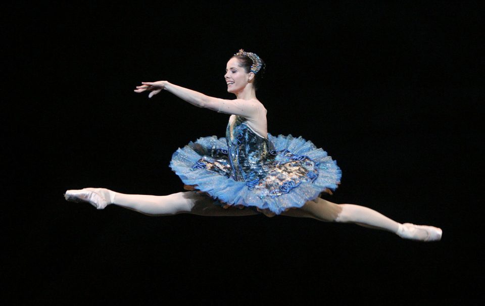  Darcey became principal dancer of the Royal Ballet at the astonishingly young age of 20, and played more than 80 roles before giving up performing in 2007