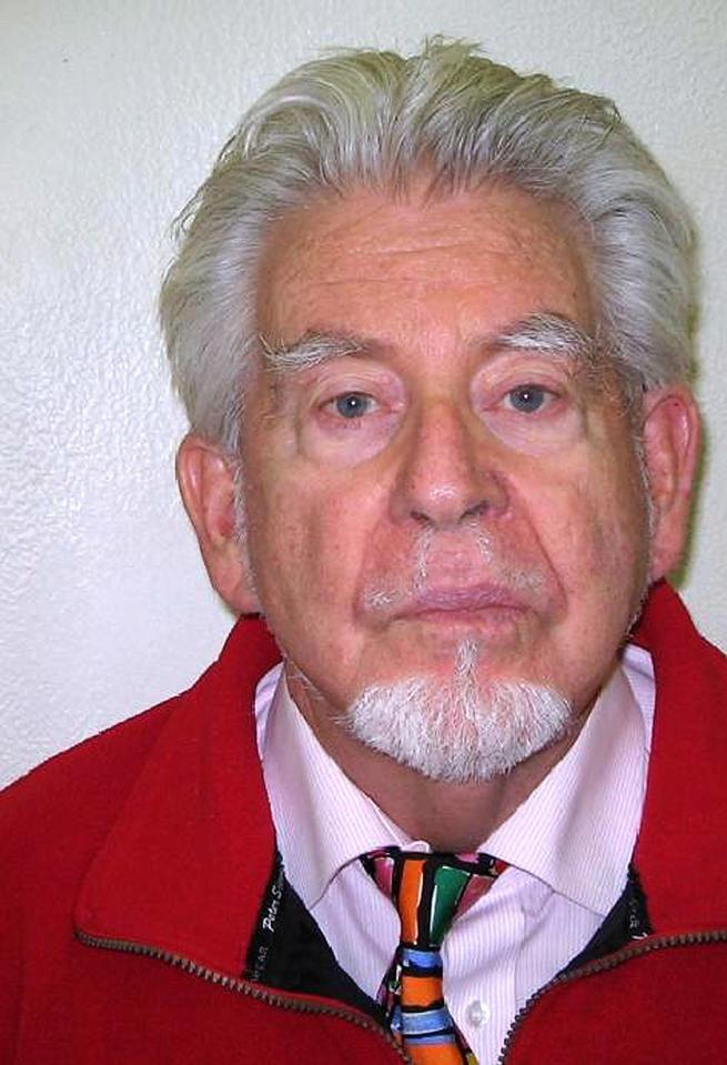  Rolf Harris will host a Christmas carol singalong for fellow lags on Christmas Day