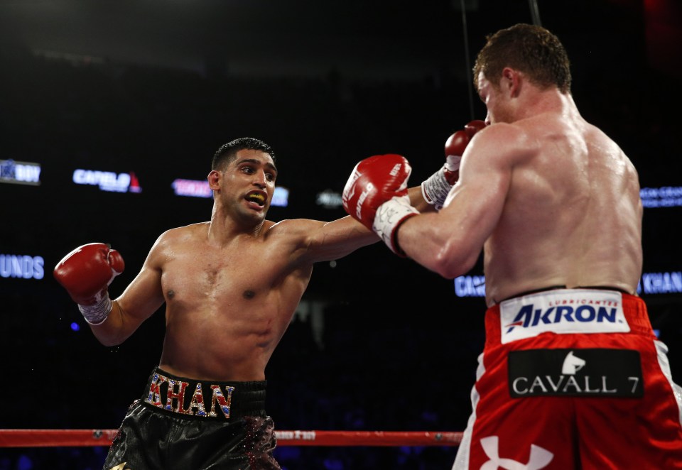 Amir Khan fighting Saul Alvarez