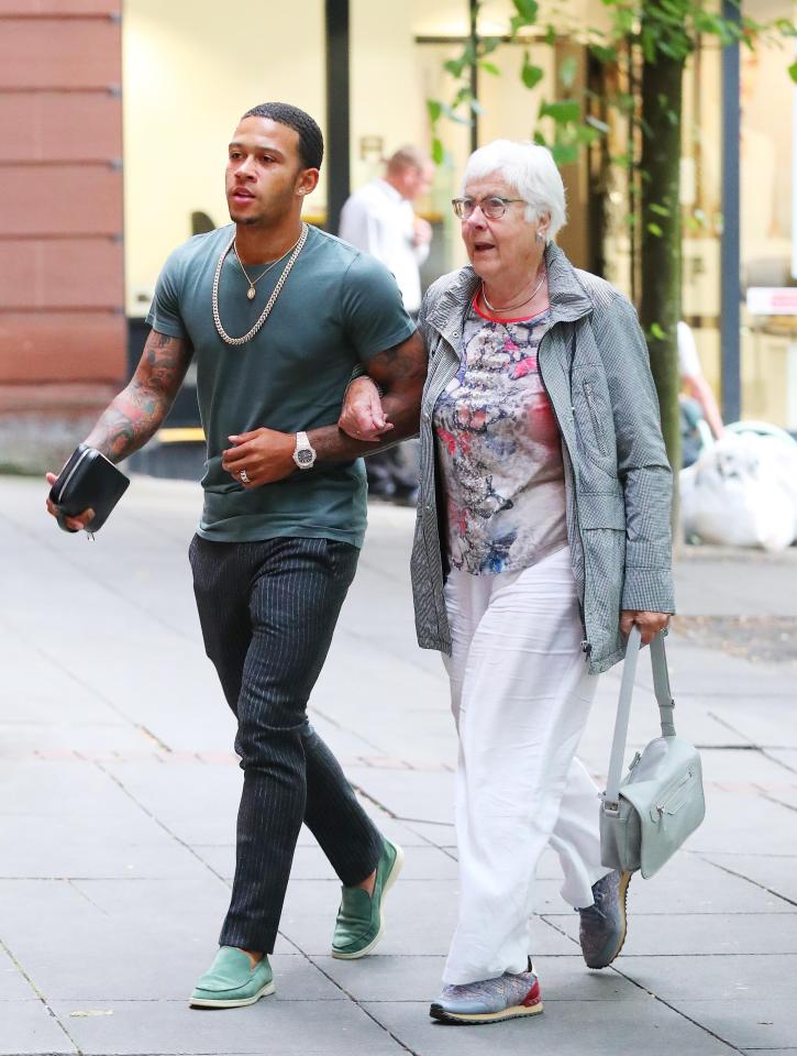 Memphis Depay treated his nan to lunch in the summer 