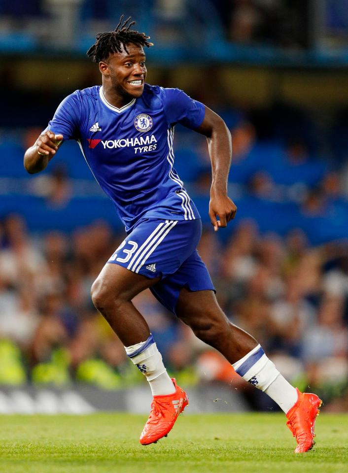  Chelsea boss Antonio Conte suggested Michy Batshuayi may not start against Bournemouth