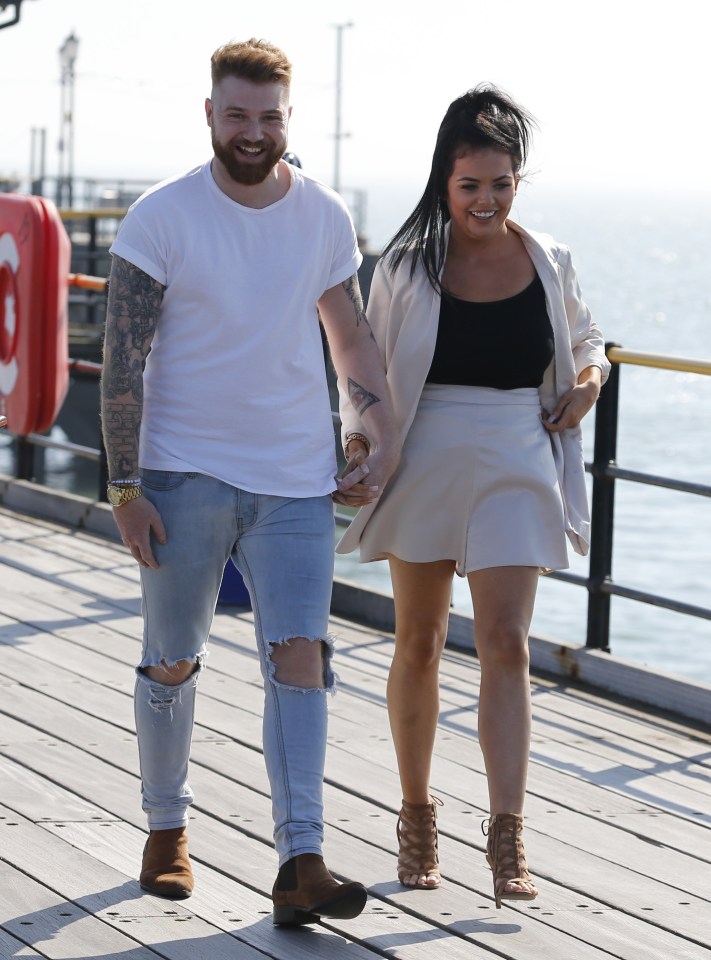 FAMEFLYNET - Exclusive: Scarlett Moffatt Shows Off Her Dramatic Weightloss As She Films Jamie Olivers Food Fight Club In Essex