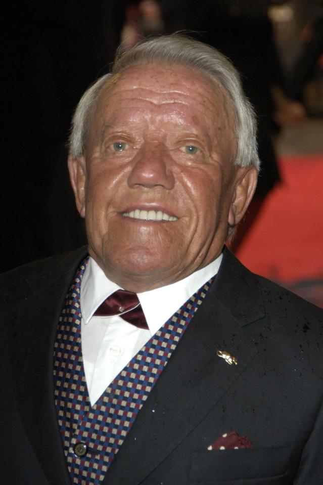  Kenny Baker, who played R2-D2 in the Star Wars movies, died in August