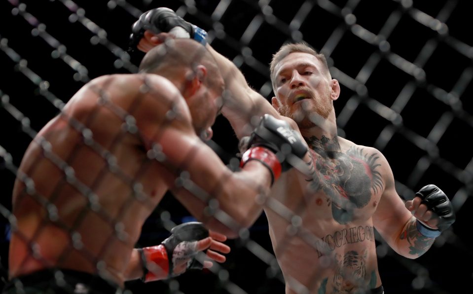  Conor McGregor beats Eddie Alvarez in UFC lightweight title bout