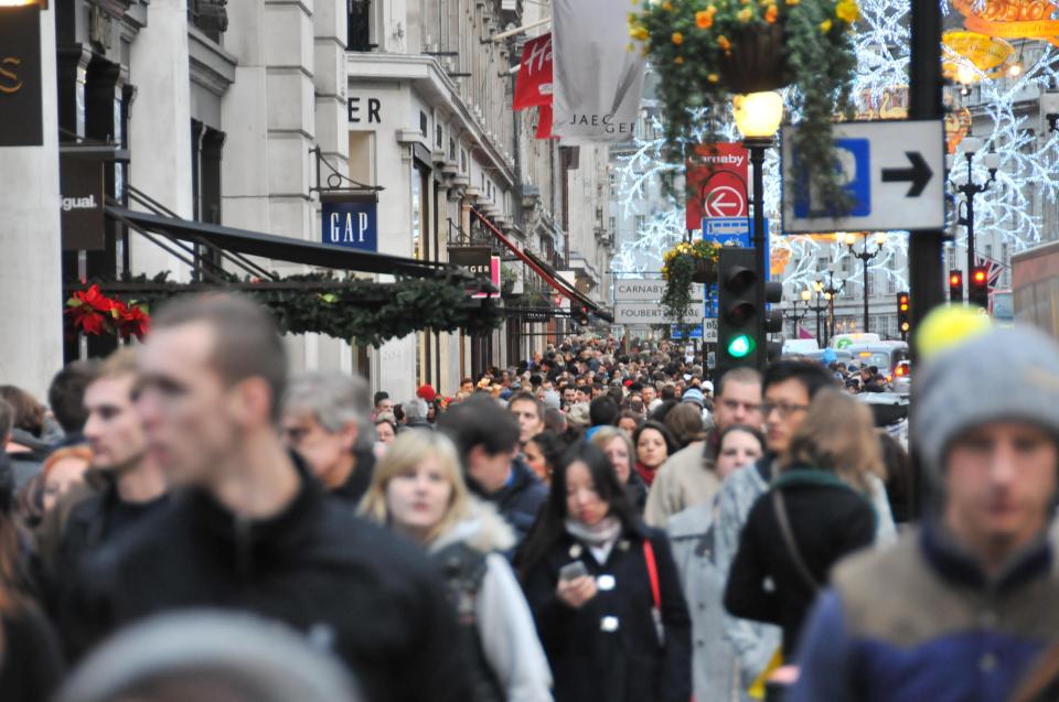  Christmas shoppers in the south east are being warned about smog sweeping in from the continent