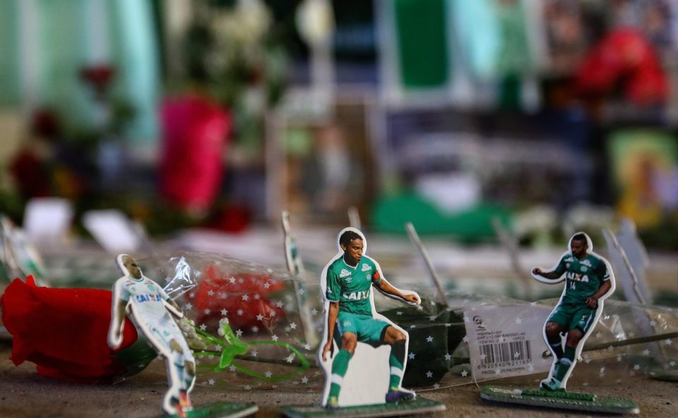 Fans pay tribute to the players of Chapecoense at the club's Arena Conda stadium in Chapeco