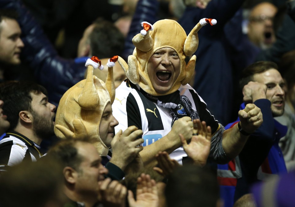 A Toon fans can't believe his ten-man team have gone aheade