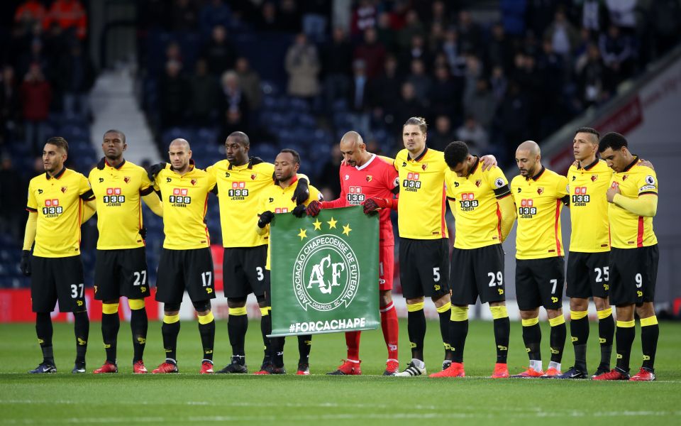 The teams paid their respects to Brazilian side Chapecoense before the match 