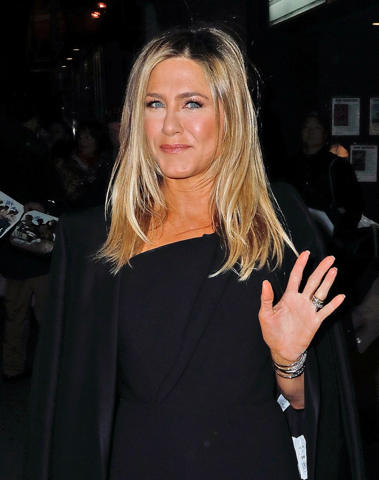  Jen looked super bronzed at the event