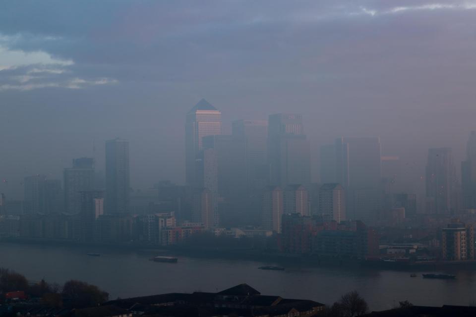 London was covered with fog this morning massively restricting pilots range of vision