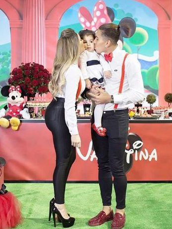  Roberto Firmino and wife Larissa at their daughter's Disney-themed party