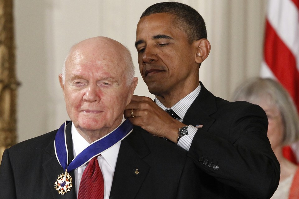  President Barack Obama awards the Medal of Freedom to former astronaut John Glenn