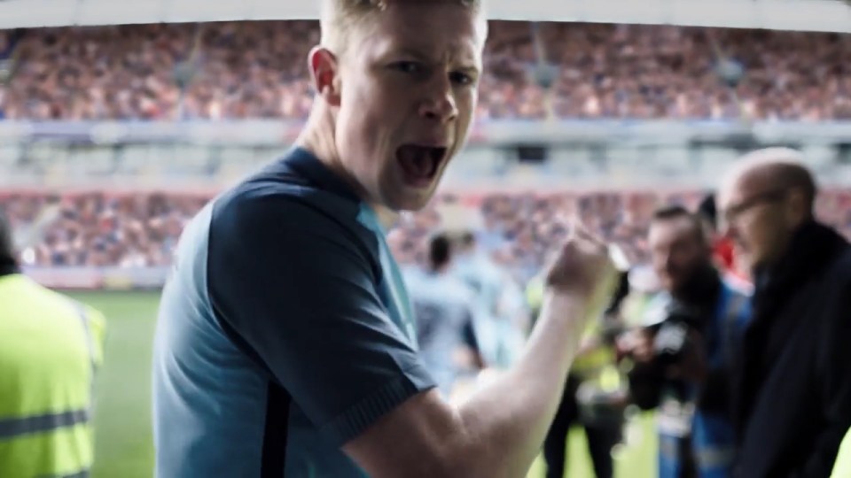 Manchester City star Kevin De Bruyne bangs his chest during the advert