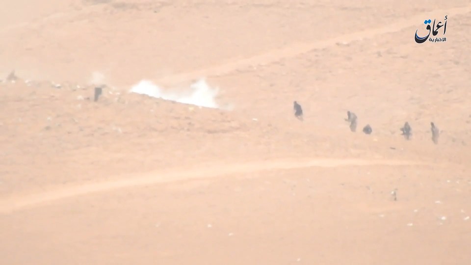  Isis troops pour across the dessert towards the city of Palmyra