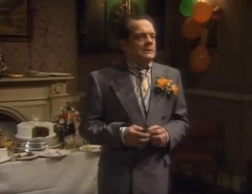  Del Boy is left all alone after his brother Rodney gets married