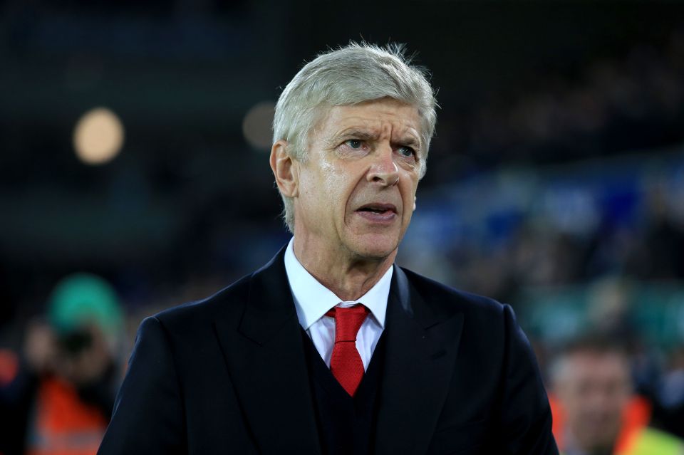  Arsene Wenger looks set to delve into the January transfer window